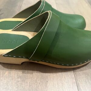 hoof Green Leather Mules